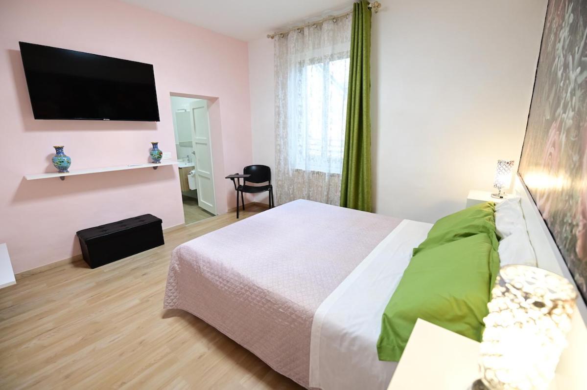 Bed and Breakfast La Casa Di Odessa Arcevia Екстер'єр фото