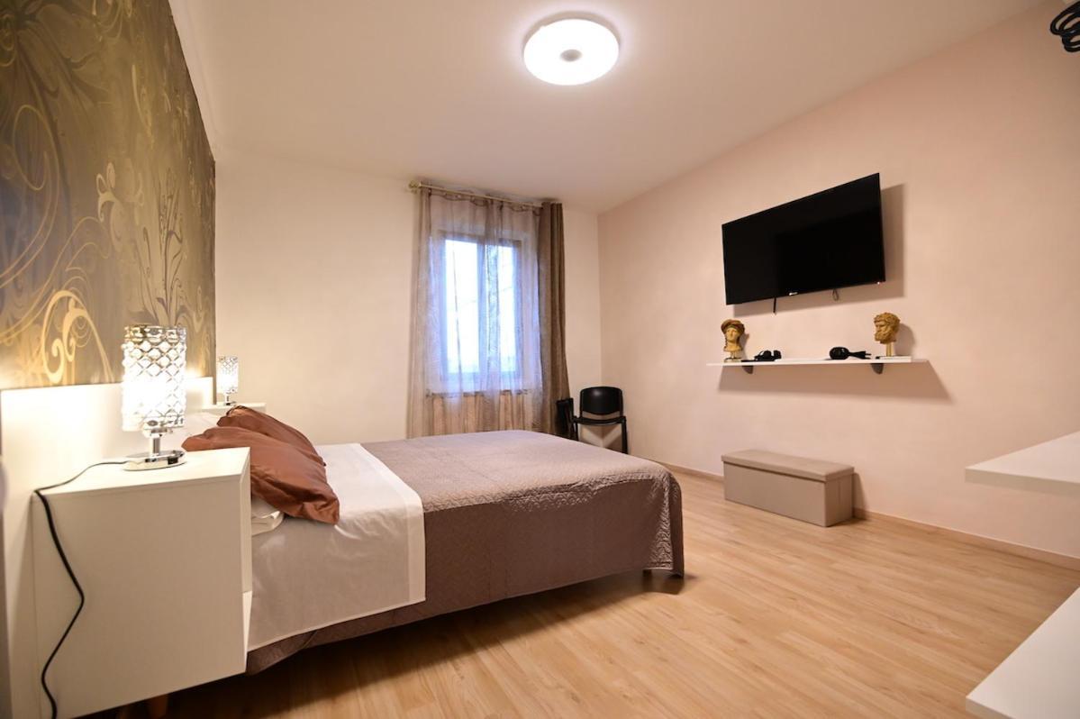 Bed and Breakfast La Casa Di Odessa Arcevia Екстер'єр фото